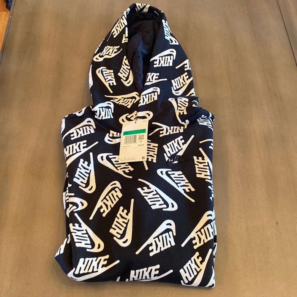 New with tags Nike Hoodie